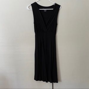 Knee-length maternity dress